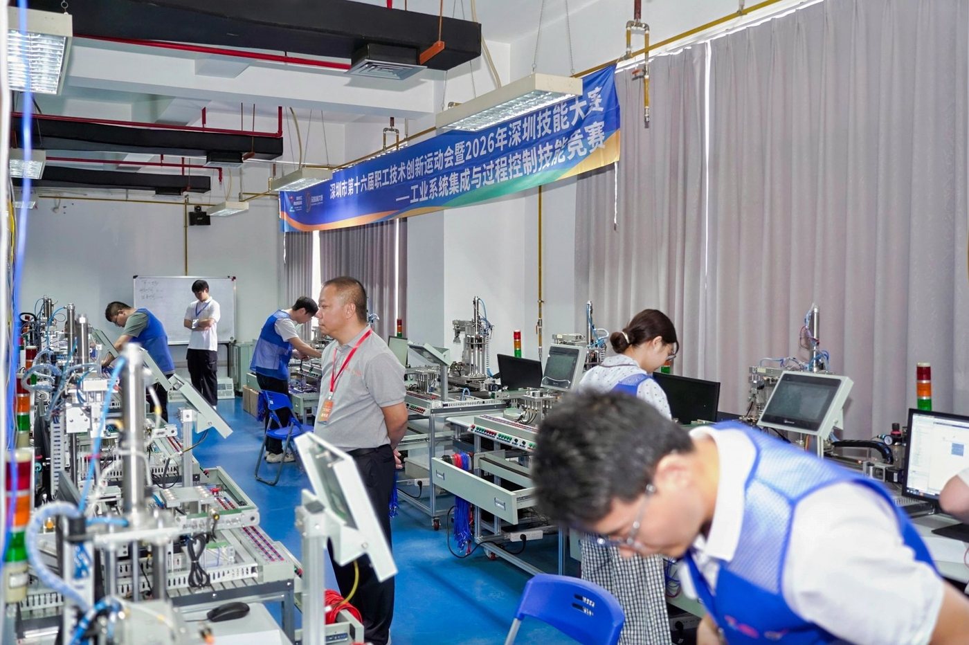 2026深圳技能大赛决赛现场:选手专注完成实操考核